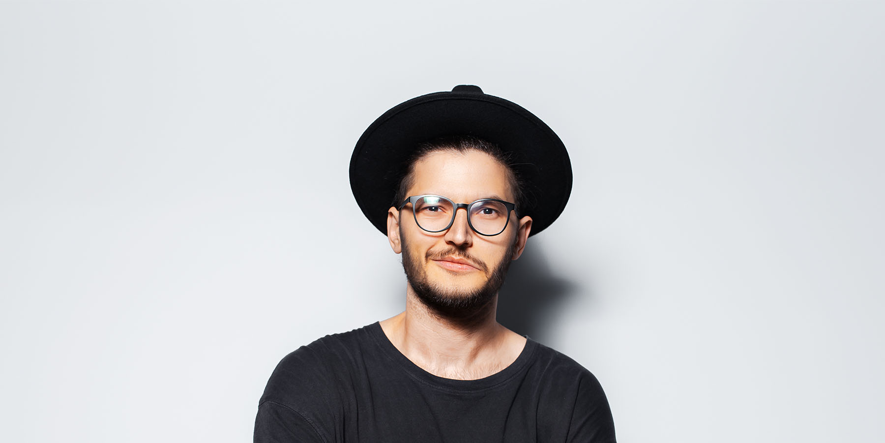 帽子をかぶった男性 